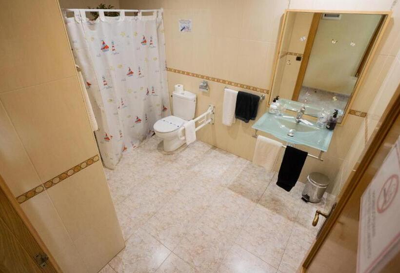 غرفة قياسية ثلاثية, Beatriz