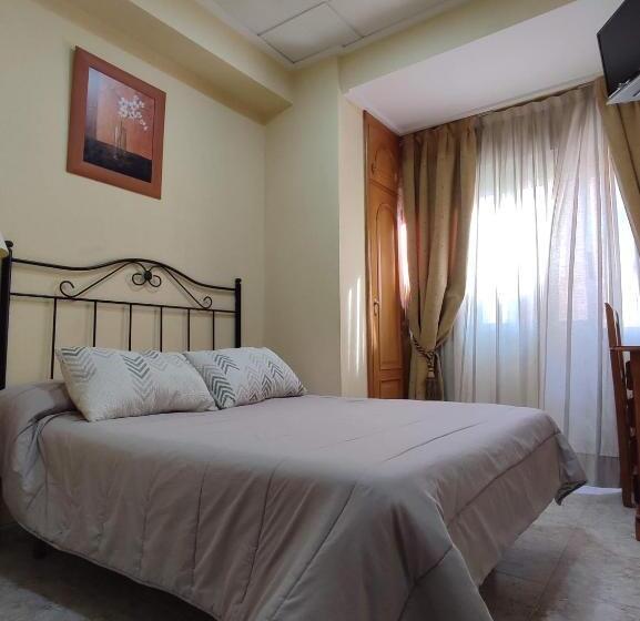 غرفة أساسية, Beatriz