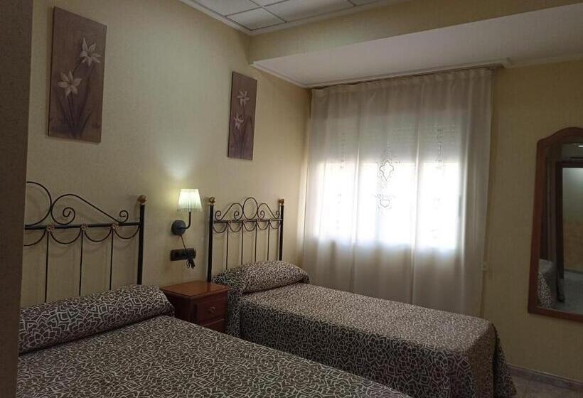 غرفة كومفورت ثلاثية, Beatriz