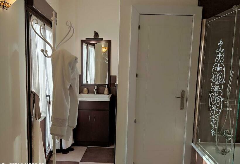 اتاق سوپریور, Casa Del Castillo