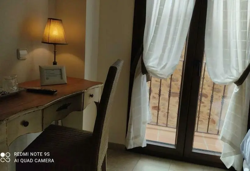 バルコニー付きスタンダードルーム, Casa Del Castillo