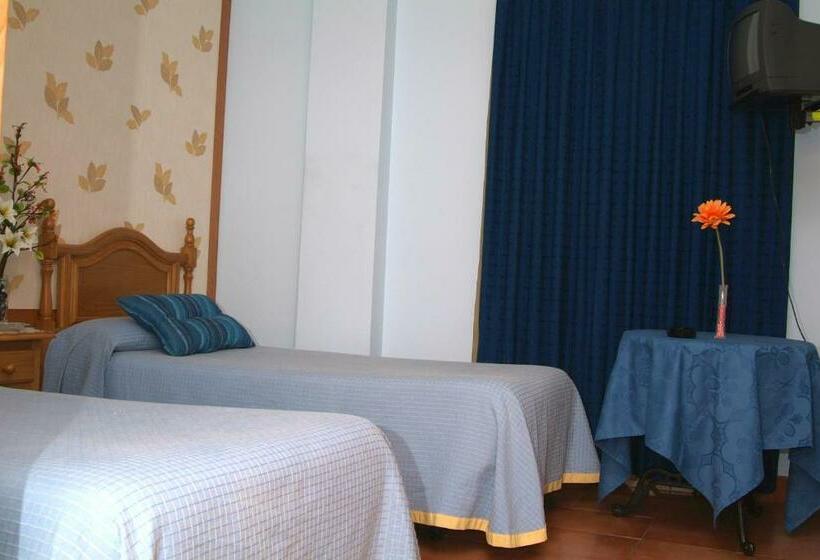 غرفة قياسية فردية, Casa Marchena