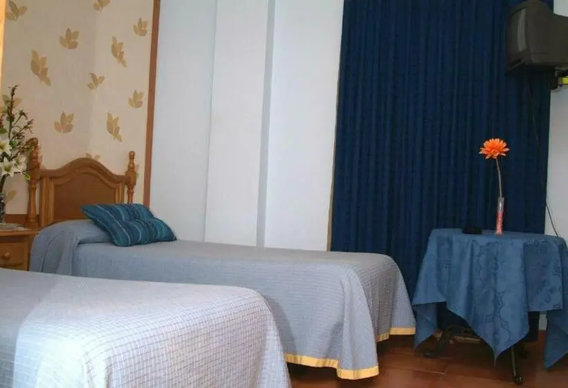Basis Zimmer, Casa Marchena
