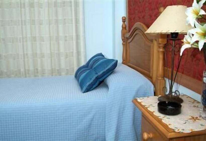 غرفة قياسية, Casa Marchena