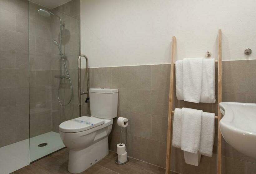 اتاق اکونومی, Hanoi