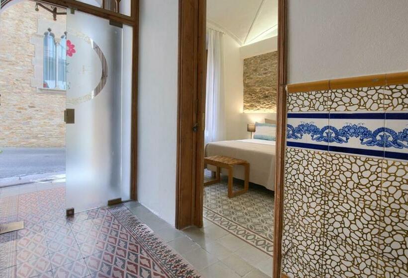 اتاق اکونومی, Hanoi