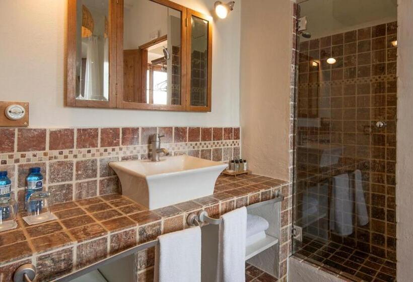 اتاق سوپریور, Hanoi