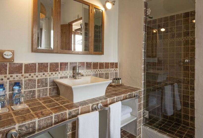 اتاق سوپریور, Hanoi