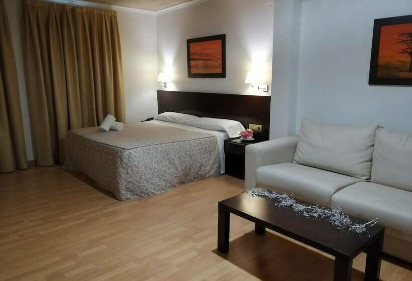 جناح, Hospedería Rural Constitucion