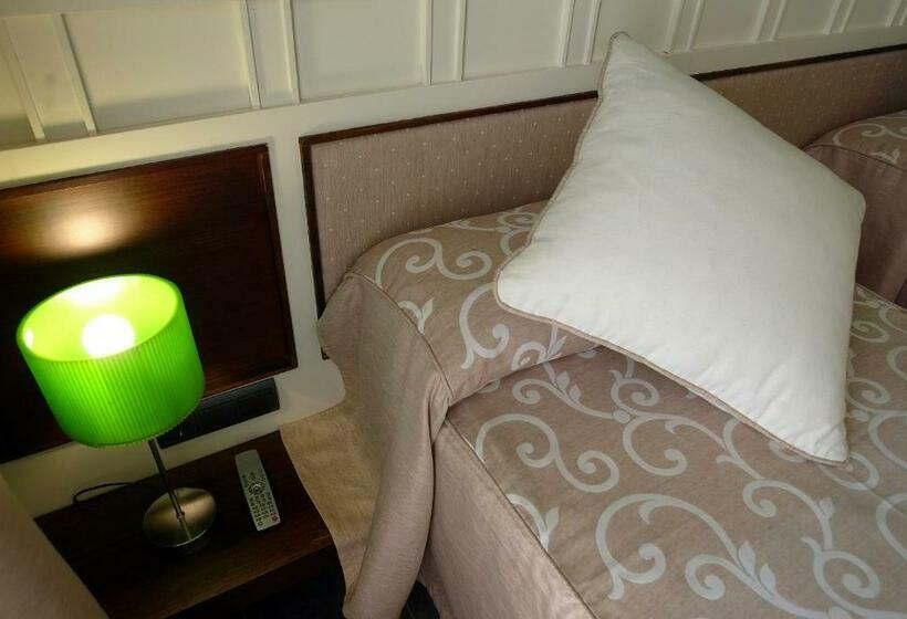 غرفة قياسية فردية, La Fonda Moreno