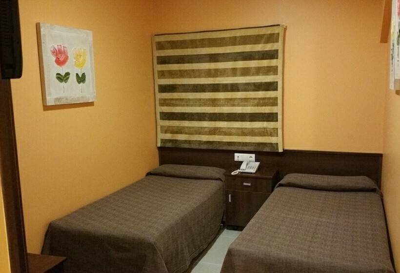 غرفة قياسية, León