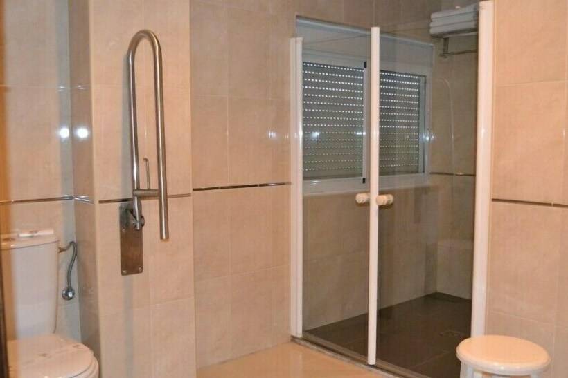 غرفة قياسية, León