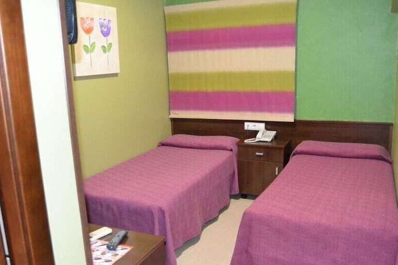 غرفة قياسية, León