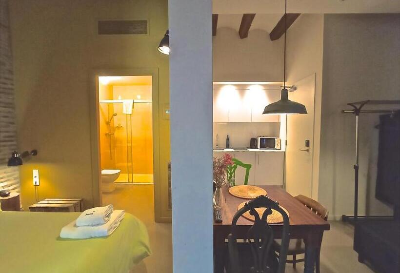 스탠다드 스튜디오, Restaurant Lotus Priorat