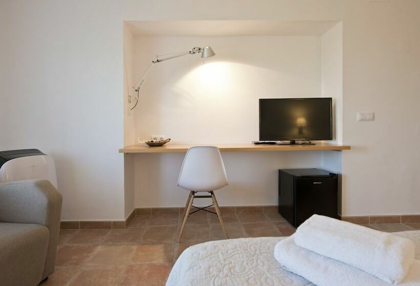 جناح, Hostal La Salut De Terrades