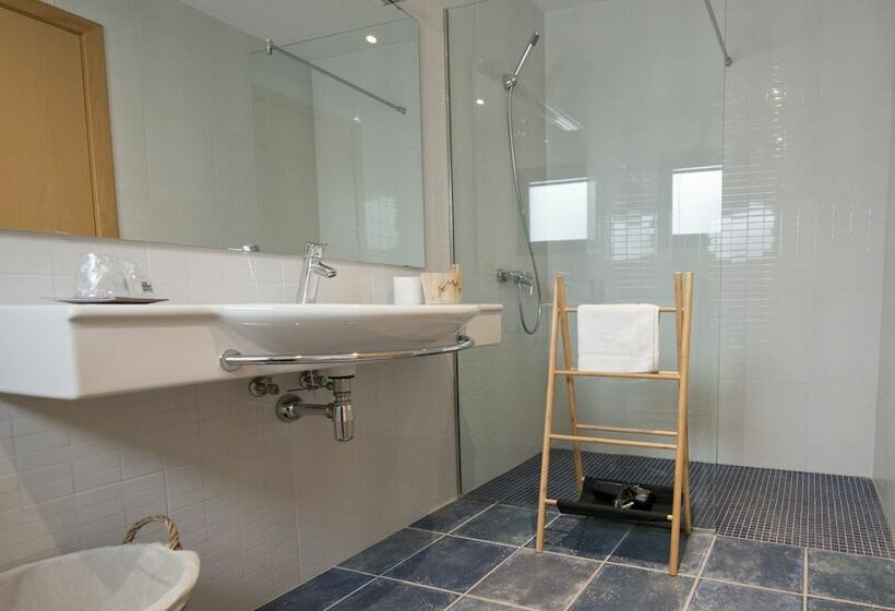 جناح, Hostal La Salut De Terrades