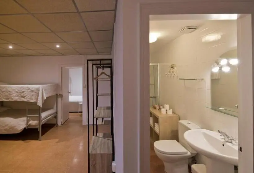 Perhehuone Vuoristonäkymä, Hostal La Salut De Terrades