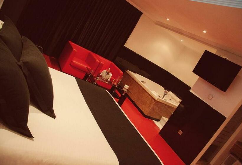 스위트, Motel Paraiso