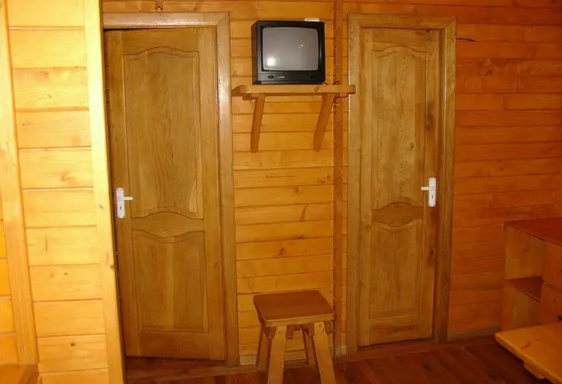 Talo 2 Makuuhuonetta, Camping Rural Llanos De Arance