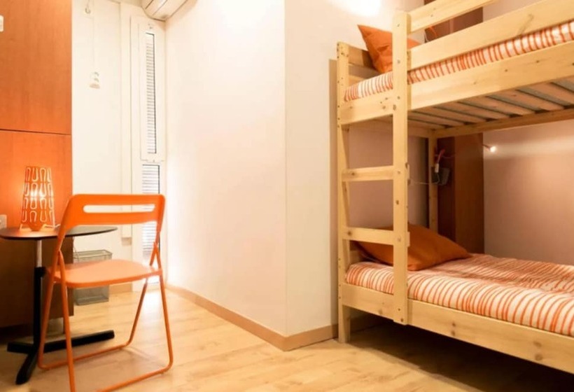 اتاق استاندارد با سرویس بهداشتی مشترک, Chinitas Urban Hostel