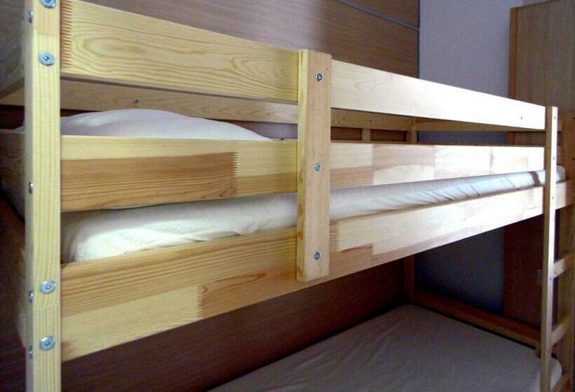 اتاق اکونومی با حمام مشترک, Chinitas Urban Hostel