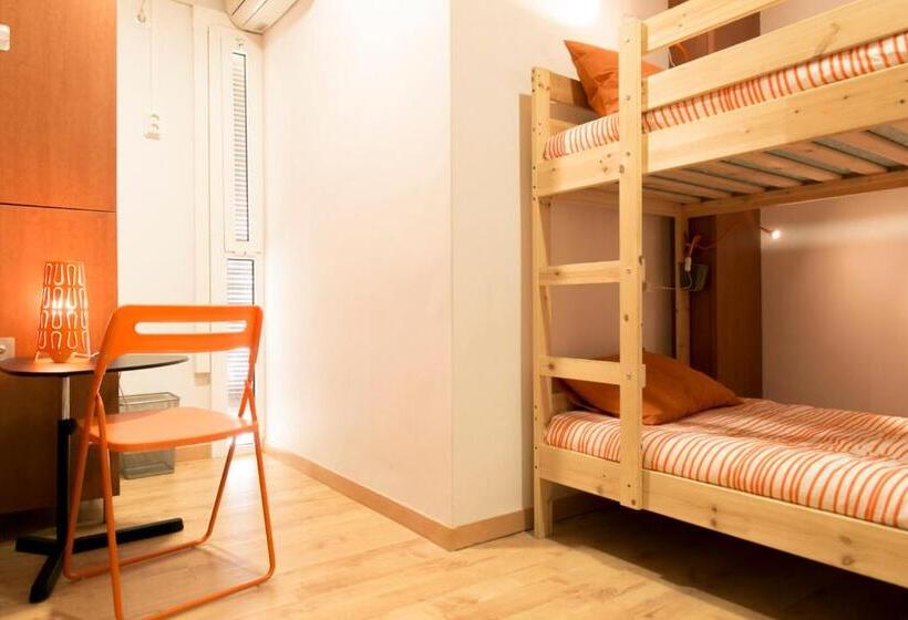 اتاق اکونومی با حمام مشترک, Chinitas Urban Hostel