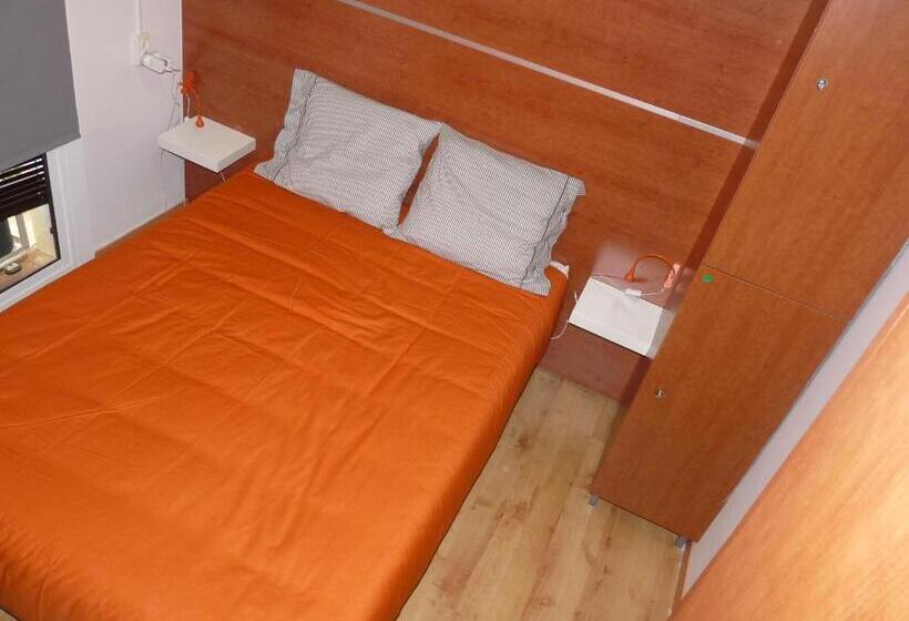 اتاق استاندارد با سرویس بهداشتی مشترک, Chinitas Urban Hostel