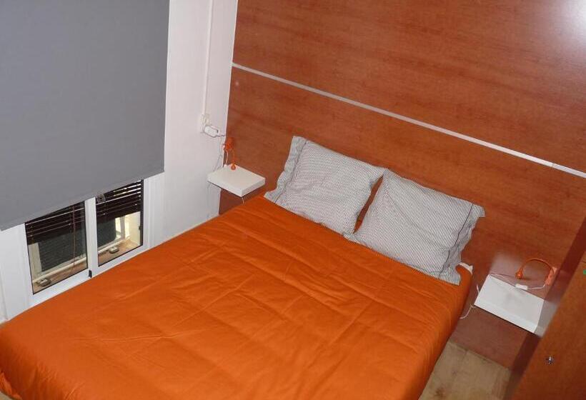 اتاق استاندارد با سرویس بهداشتی مشترک, Chinitas Urban Hostel