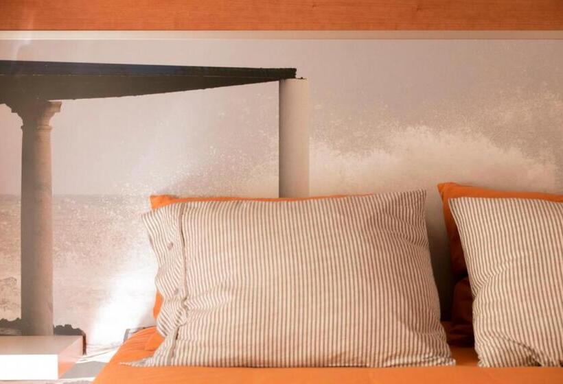 اتاق استاندارد با سرویس بهداشتی مشترک, Chinitas Urban Hostel