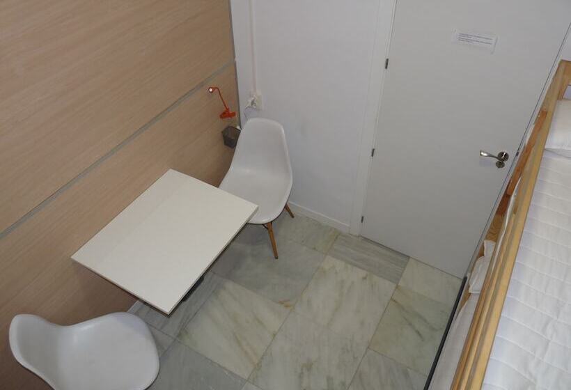 اتاق استاندارد با سرویس بهداشتی مشترک, Chinitas Urban Hostel