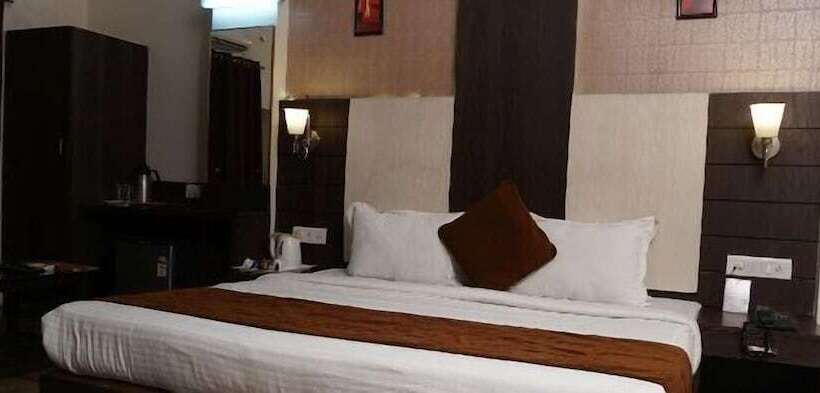 غرفة ديلوكس, Anushree