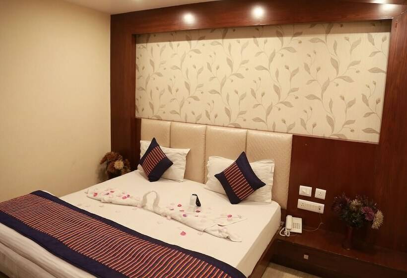 디럭스 룸, Geetasaar