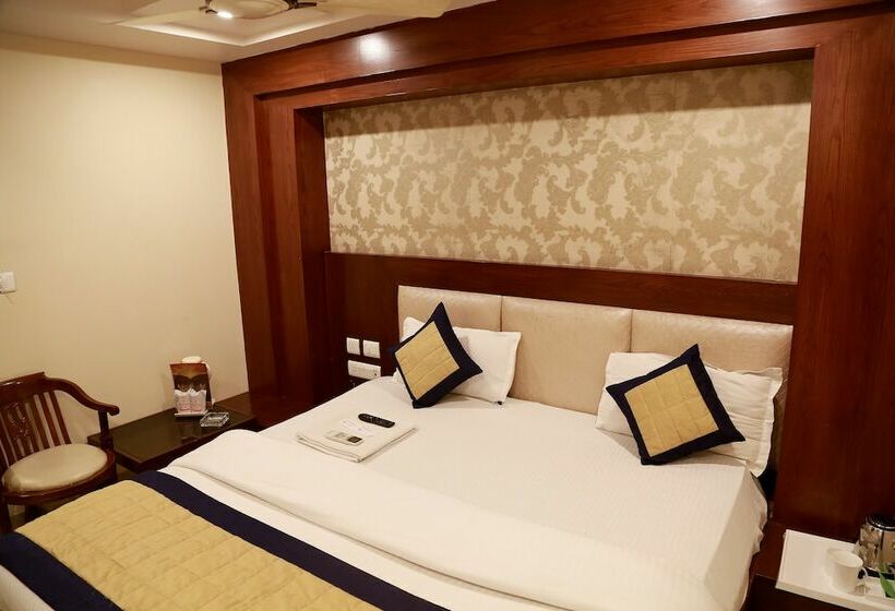 디럭스 룸, Geetasaar