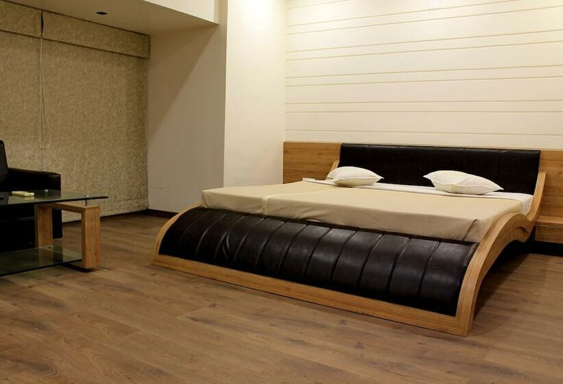 سوییت اجرایی, Kuber