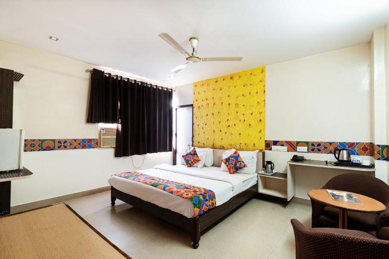 חדר סופריור עם מיטת קינג, Omni Plaza