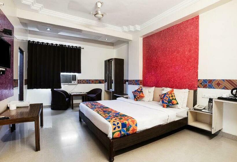 חדר סופריור עם מיטת קינג, Omni Plaza