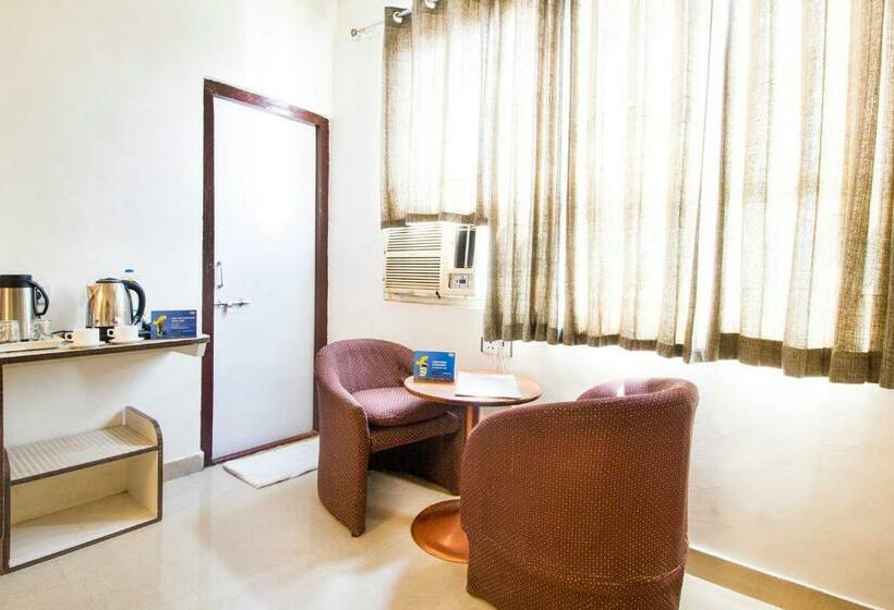 חדר סופריור עם מיטת קינג, Omni Plaza