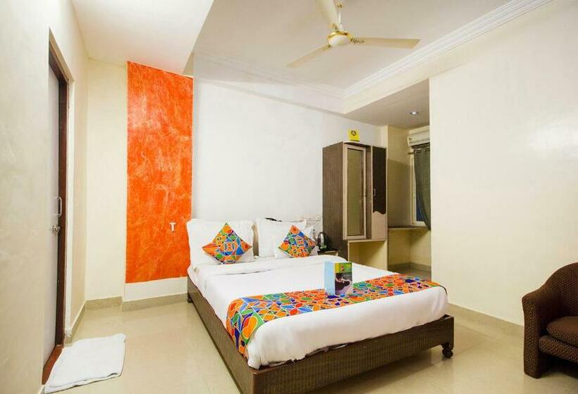 חדר סופריור עם מיטת קינג, Omni Plaza