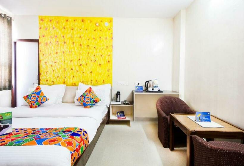 חדר סופריור עם מיטת קינג, Omni Plaza