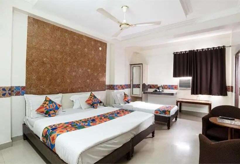 Deluxe Kolmen Hengen Huone, Omni Plaza