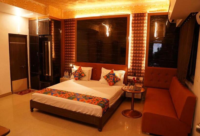 סוויטה משפחתית, Omni Plaza