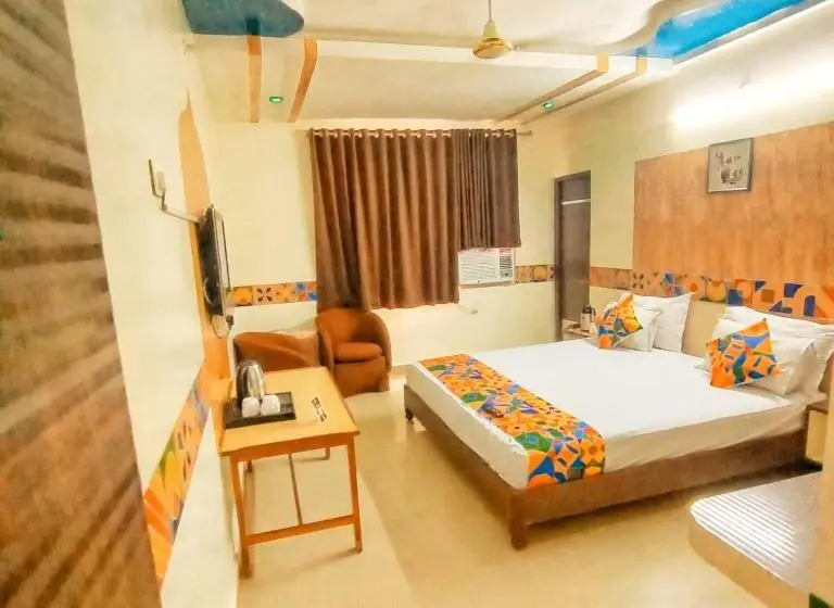 Standard-huone, Omni Plaza