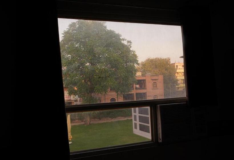 חדר סטנדרט, Omni Plaza