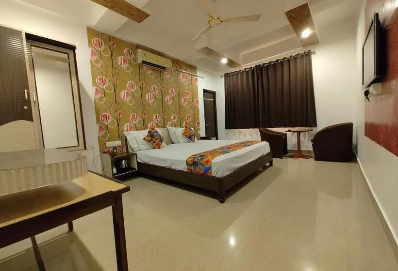 Standard-huone, Omni Plaza