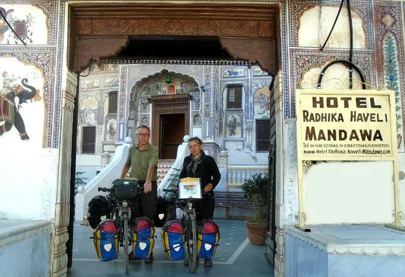 スイート, Radhika Haveli, Mandawa