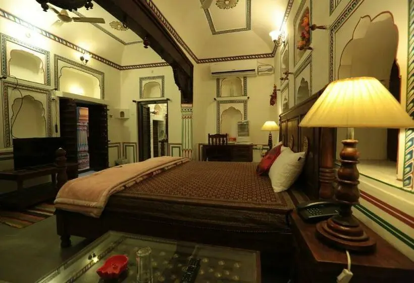 デラックスルーム, Radhika Haveli, Mandawa