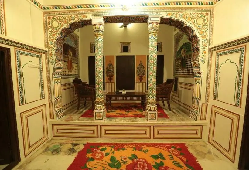 デラックスルーム, Radhika Haveli, Mandawa