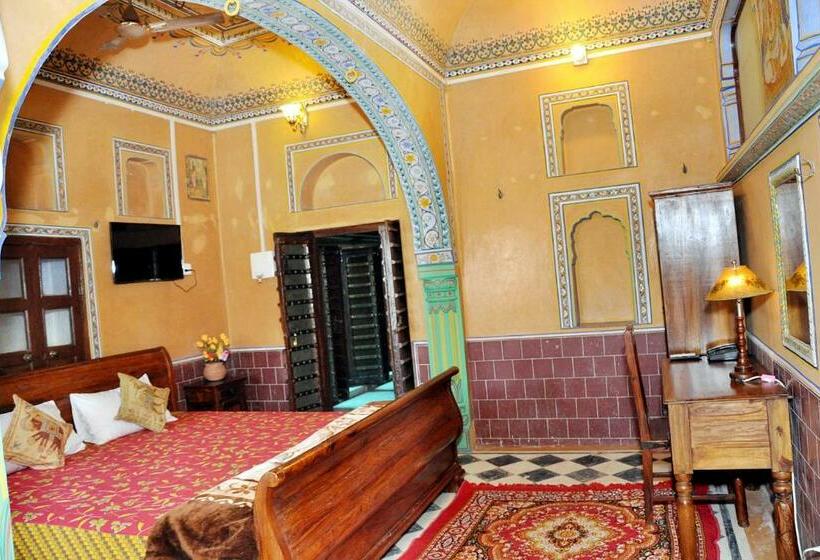 جناح, Radhika Haveli, Mandawa