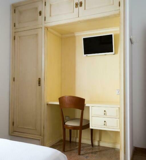 Camera Standard, Riad Arruzafa