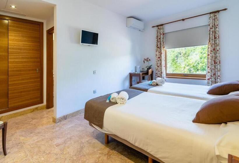 Camera Standard, Riad Arruzafa